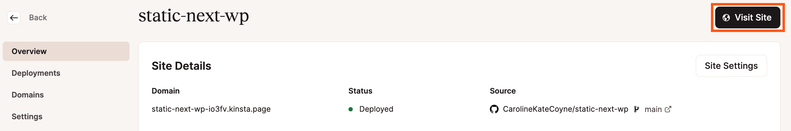 Utiliza Visitar Sitio para abrir tu sitio estático una vez que se haya desplegado correctamente.