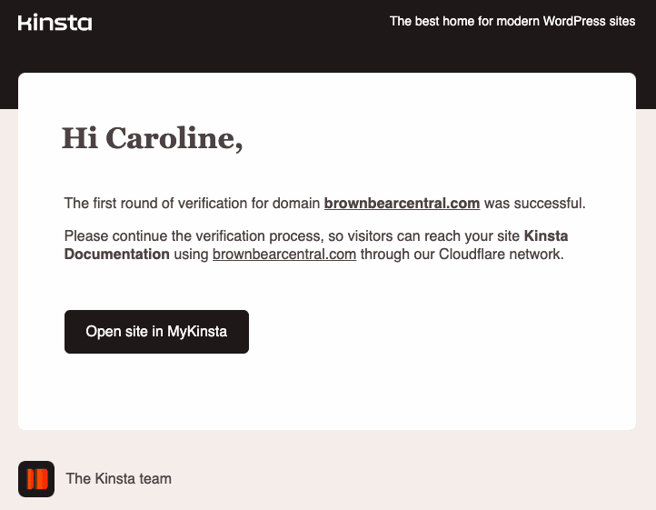 Correo electrónico de verificación inicial del dominio de Cloudflare.