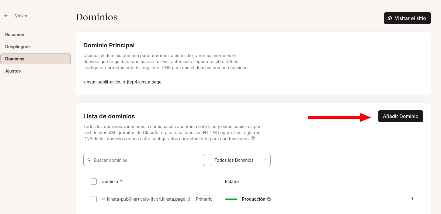 Captura de pantalla de las opciones de configuración de Dominios, en Sitios estáticos con una flecha señalando el botón Añadir Dominio