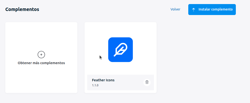 Captura de pantalla de los complementos instalados en Publii. Está instalado el complemento Feather icons