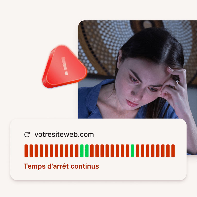 Femme frustrée regardant un ordinateur affichant une alerte rouge indiquant une interruption du site Web, illustrant le stress causé par les pannes de site.