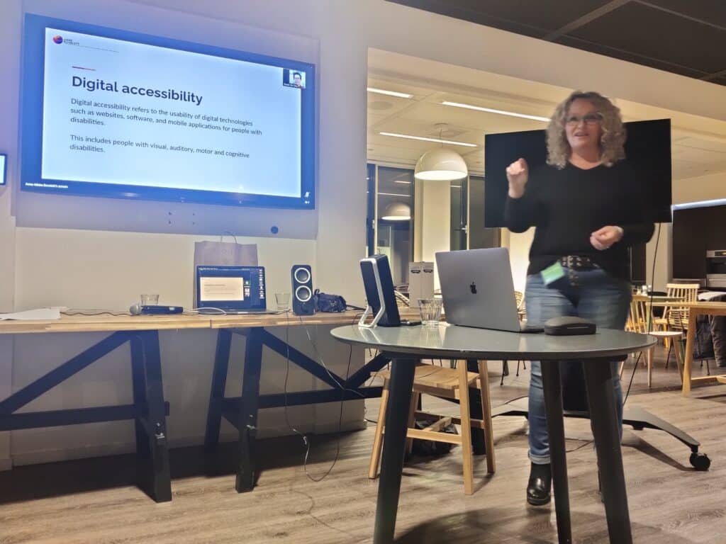 Anne-Mieke Bovelett presenteert op de WP Meetup Amsterdam