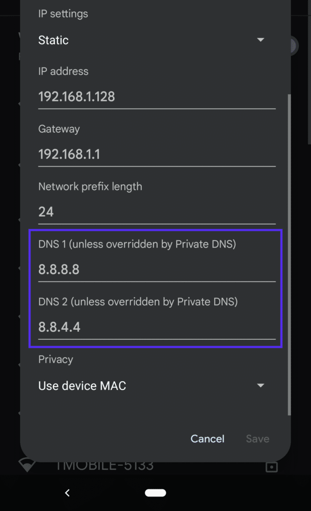 El menú de ajustes "Avanzados" de Wi-Fi de Android con un cuadrado resaltado alrededor de los ajustes DNS.