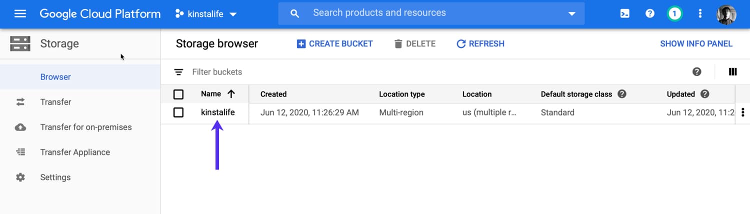 Schermata Storage Browser di Google Cloud Platform: una freccia viola indica il bucket kinstalife appena creato.