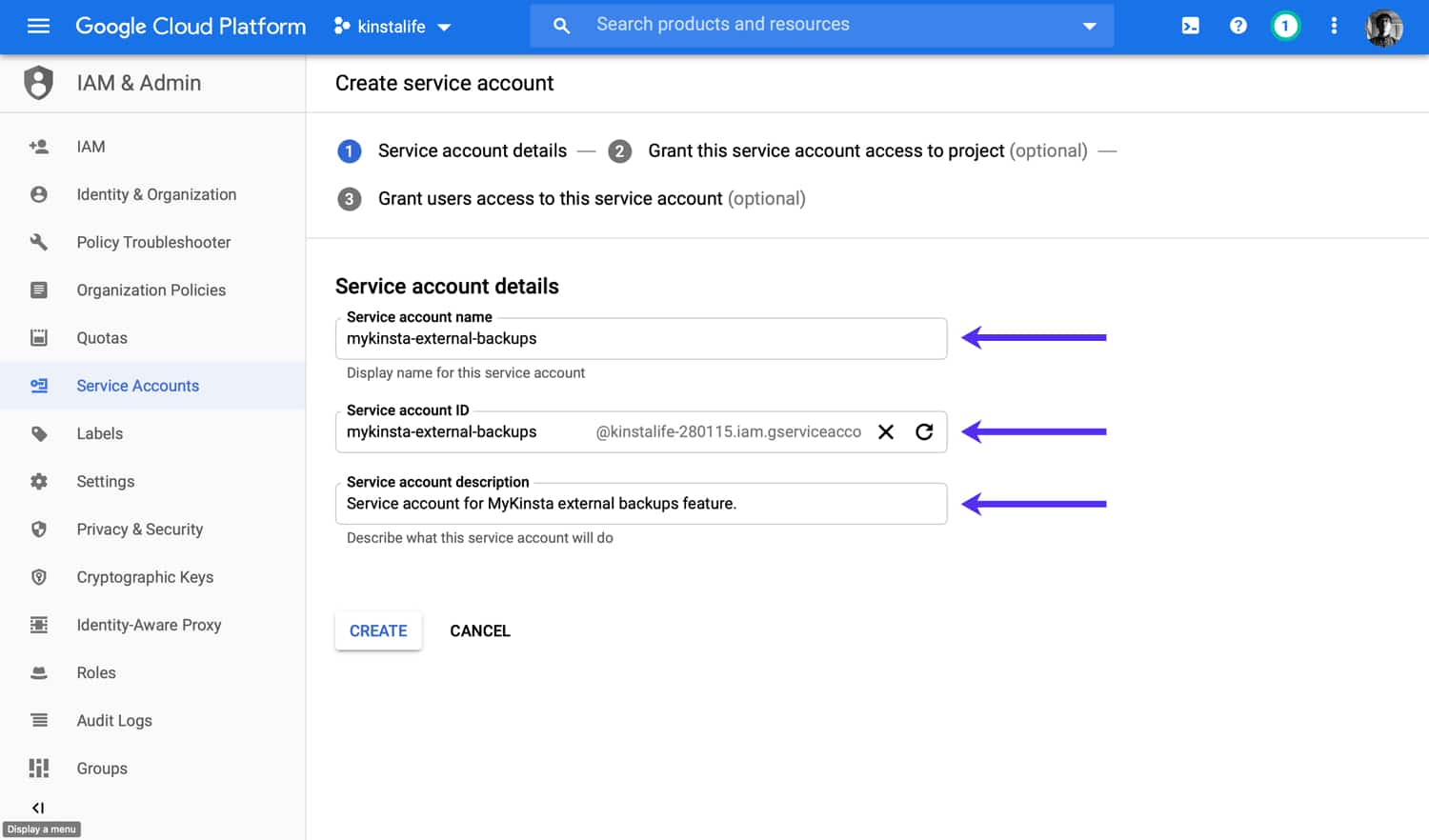 Schermata Create service account di Google Cloud Platform: tre frecce indicano i campi Nome, ID e descrizione del modulo Service account detail.