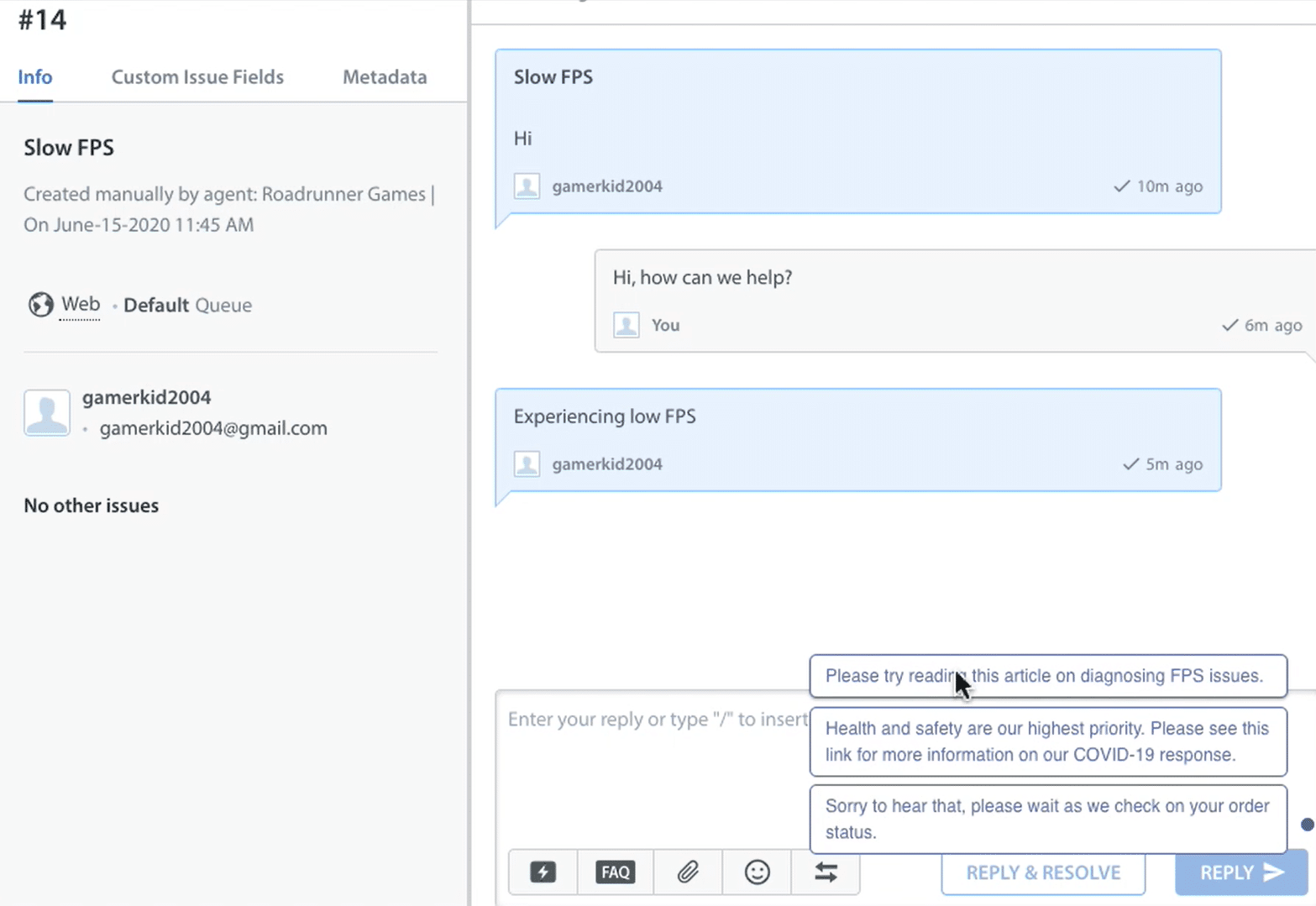 Schermata di Sapling con i suggerimenti per le risposte del team supporto