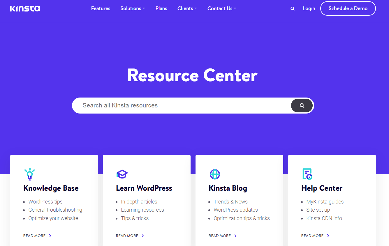 La página del centro de recursos de Kinsta, con "Resource Center" en texto blanco sobre fondo azul y barra de búsqueda debajo. Debajo hay cuadros blancos que dicen "Knowledge Base", "Learn WordPress", "Kinsta Blog" y "Help Center" en texto azul marino. 