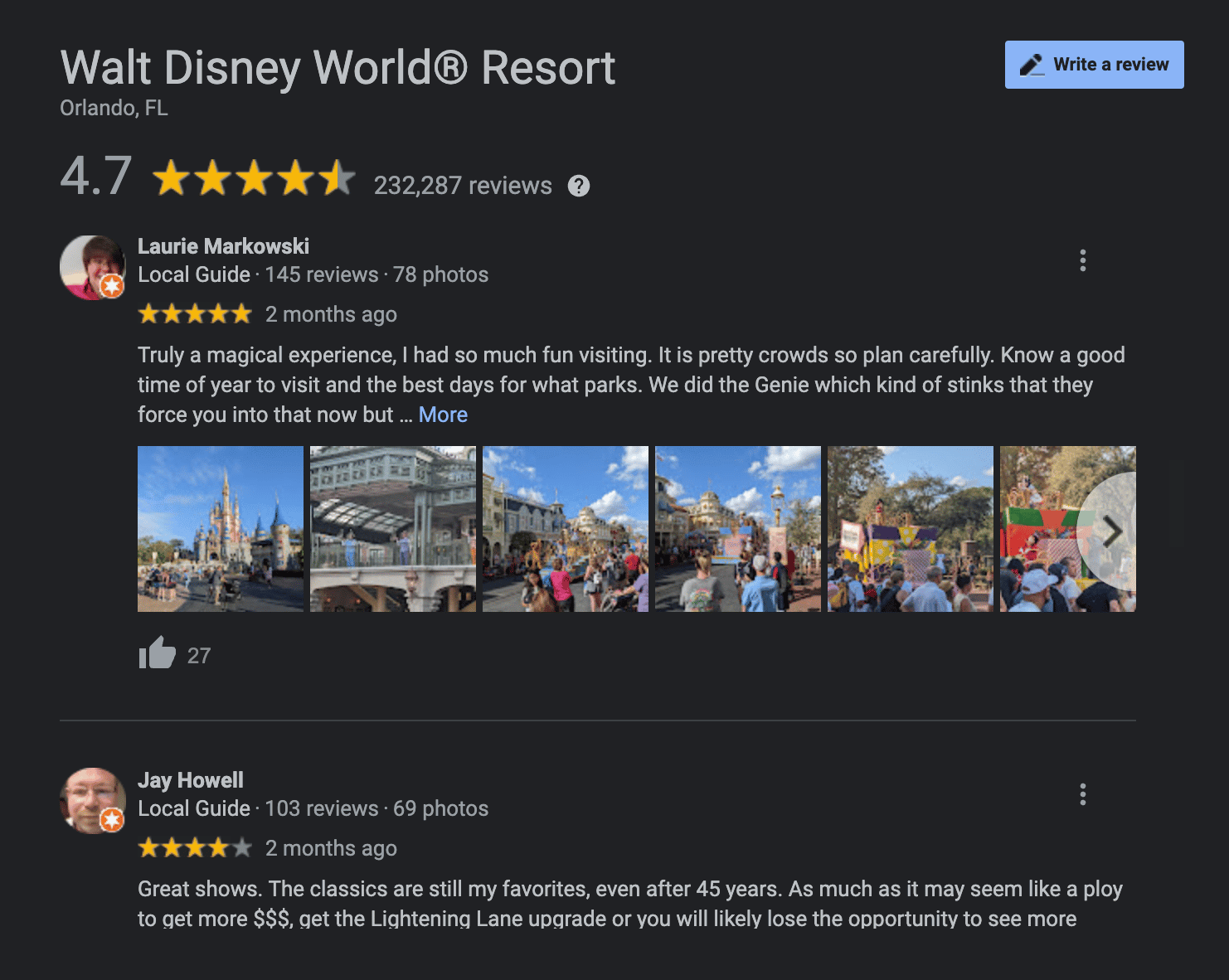 Schermata dalle recensioni Google Maps sul Walt Disney World Resort: la prima è a 5 stelle, la seconda a 4 stelle