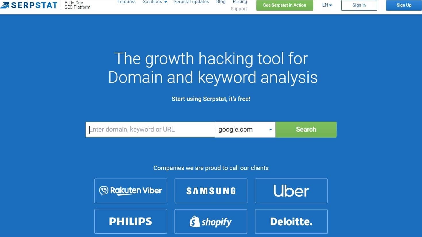 L’homepage di Serpstat homepage con una barra di ricerca e il motto "The growth hacking tool for Domain and keyword analysis".