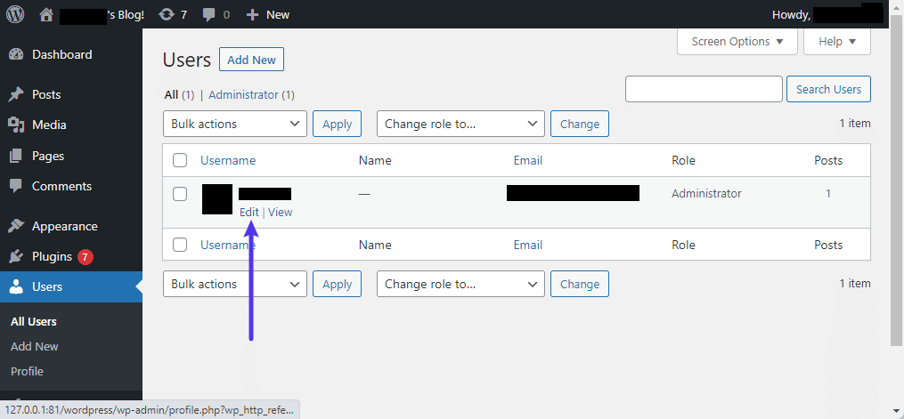 Una freccia viola indica il pulsante "Modifica" sotto l’utente WordPress nel menu Utenti. 