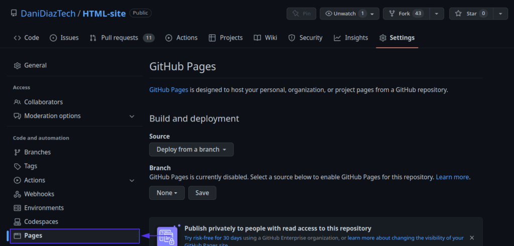Repository instellingenpagina met een pijl die naar de optie "Pages" wijst en het bericht "GitHub Pages is currently disabled".