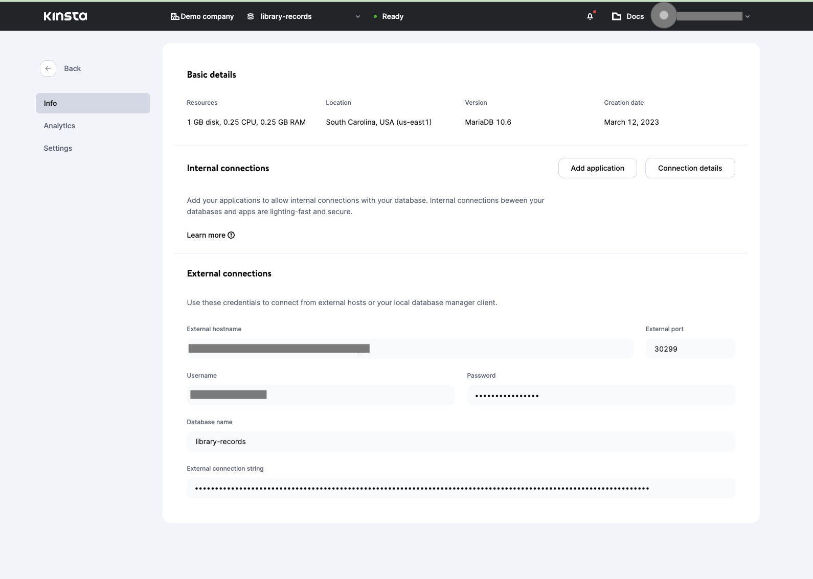 Das Kinsta-Dashboard zeigt den Abschnitt "Grundlegende Details" der neu erstellten Datenbank "library-records" an. Alle Informationen stimmen mit denen überein, die im vorherigen Datenbank-Setup-Bild eingegeben wurden.