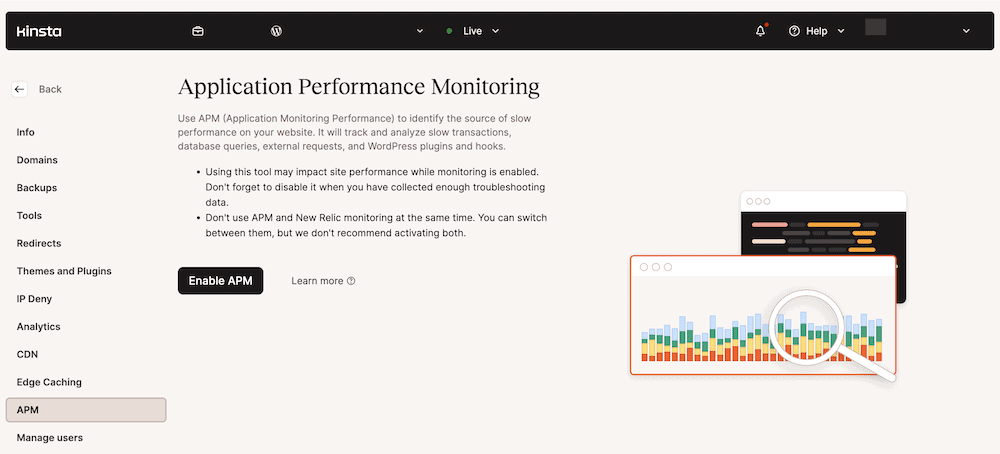 Een dashboard van een Kinsta hosting service met de sectie Application Performance Monitoring (APM). Het bevat een korte uitleg van de APM feature, samen met waarschuwingen over het gebruik ervan. Een knop 'Schakel APM in' wordt prominent weergegeven zodat de gebruiker de service kan activeren.