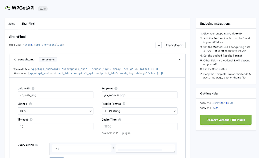 Ein Screenshot der Benutzeroberfläche des WPGetAPI-Plugins zeigt den Einrichtungsprozess für die Integration der ShortPixel API. Es gibt Felder zum Einrichten von Endpunktdetails wie Unique ID, Methode und Antwortformat.