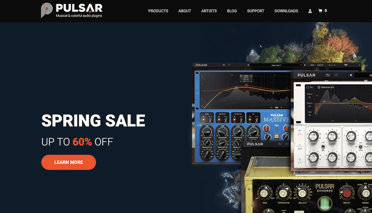 Die Website von Pulsar Audio Plugins zeigt Produktbilder verschiedener Audio-Plugin-Schnittstellen und eine Werbung für einen Frühjahrsverkauf mit Rabatten von bis zu 60 Prozent.