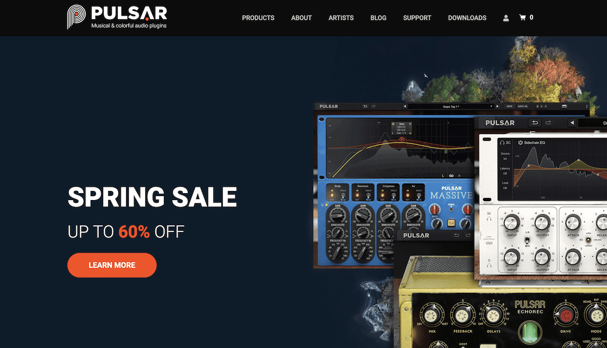 El sitio web de plugins Pulsar audio muestra imágenes de productos de varias interfaces de plugins de audio y un anuncio de rebajas de primavera que ofrece hasta un 60 por ciento de descuento.