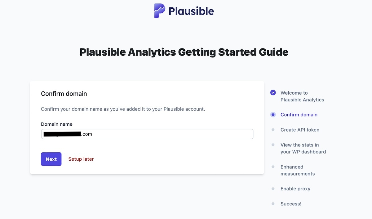 Confirma tu nombre de dominio en el proceso de configuración de Plausible Analytics.