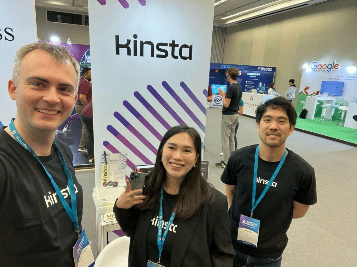 A equipe da Kinsta no WordCamp Asia.