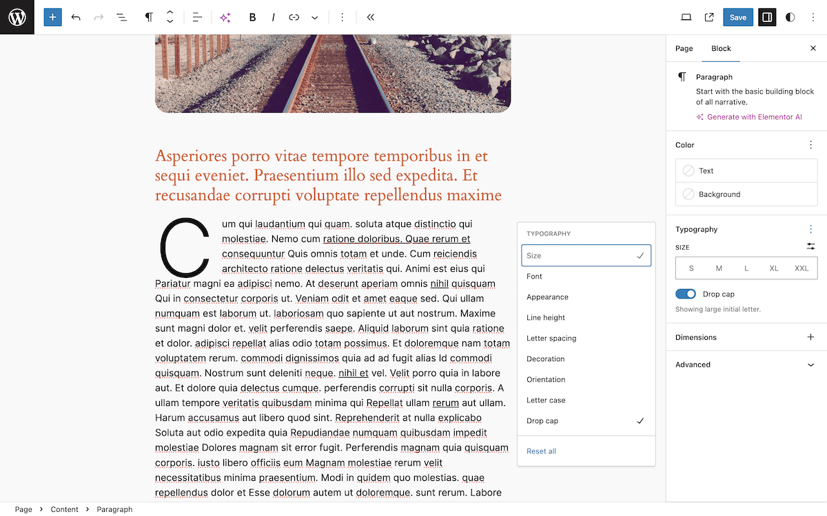 A interface do Editor de Blocos do WordPress exibindo um parágrafo de texto Lorem Ipsum com um **drop cap** grande. As opções de personalização de tipografia estão visíveis na barra lateral direita, e o menu "Mais elementos" está aberto, mostrando a opção de **Drop cap** habilitada.