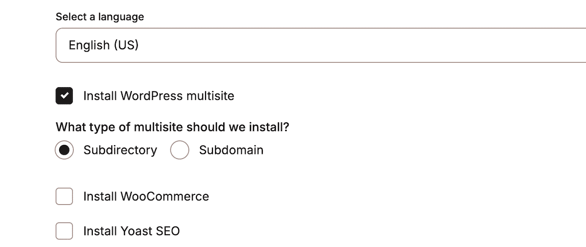 Het Kinsta dialoogvenster voor het opzetten van een nieuwe WordPress multisite instance. Het toont een taalselectie-interface met Engels (VS) als de gekozen optie, gevolgd door WordPress multisite installatieopties. De interface bevat een keuzerondje tussen Subdirectory en Subdomain installatietypes, waarbij Subdirectory is geselecteerd.